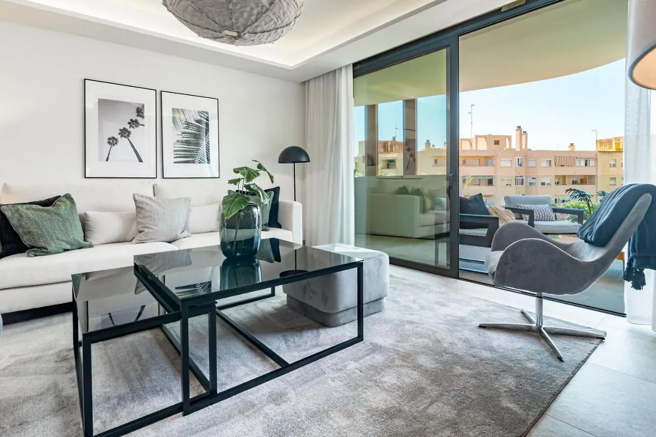 Inf33K- Stunning City Apartment Close To Beaches Εστεπόνα 0*,  Ισπανία