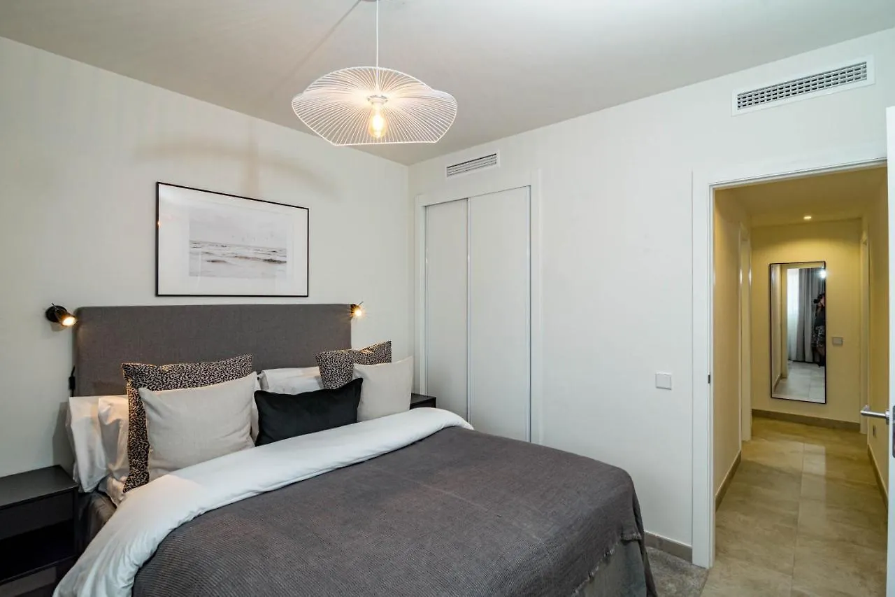 Inf33K- Stunning City Apartment Close To Beaches Εστεπόνα