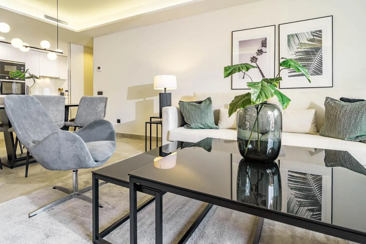 Inf33K- Stunning City Apartment Close To Beaches Εστεπόνα